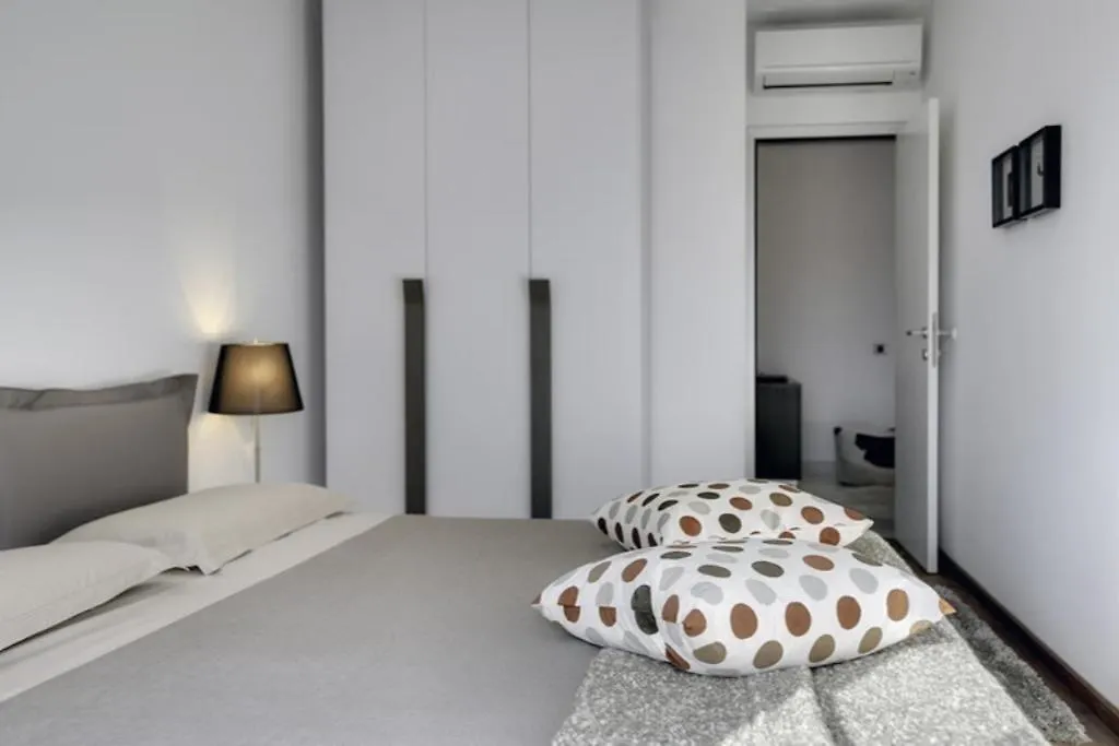 Apartment City Business 풀라