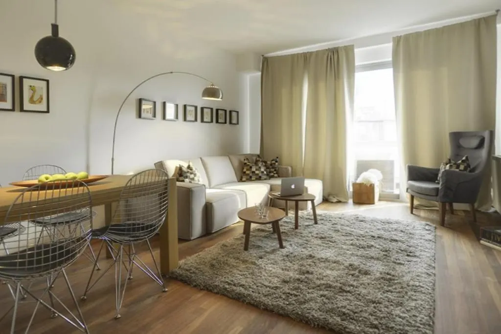 Apartment City Business 풀라